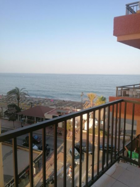 Lovely apartment in front of the beach.